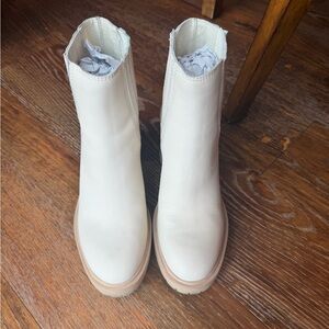 Dolce Vita Caster H20 leather Ankle Boots